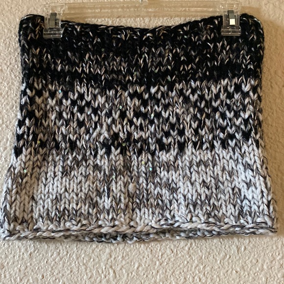 LOFT Women’s Infinity Multicolored Scarf - Picture 2 of 4